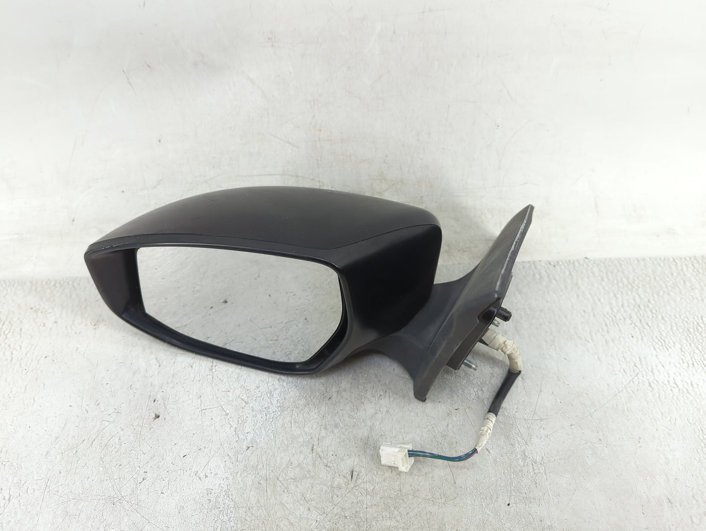 2013-2015 Nissan Sentra Driver Side View Mirror - Left Door Mirror OEM Used - Oemusedautoparts1.com