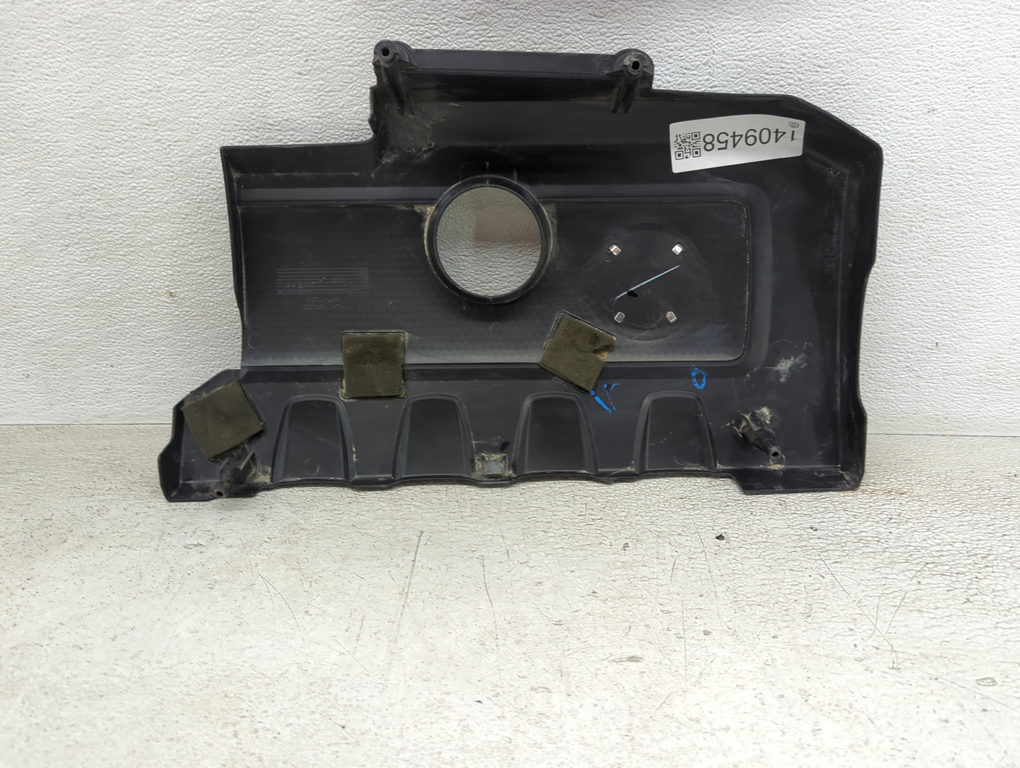 2013 Nissan Sentra Engine Cover 1409458 - Oemusedautoparts1.com