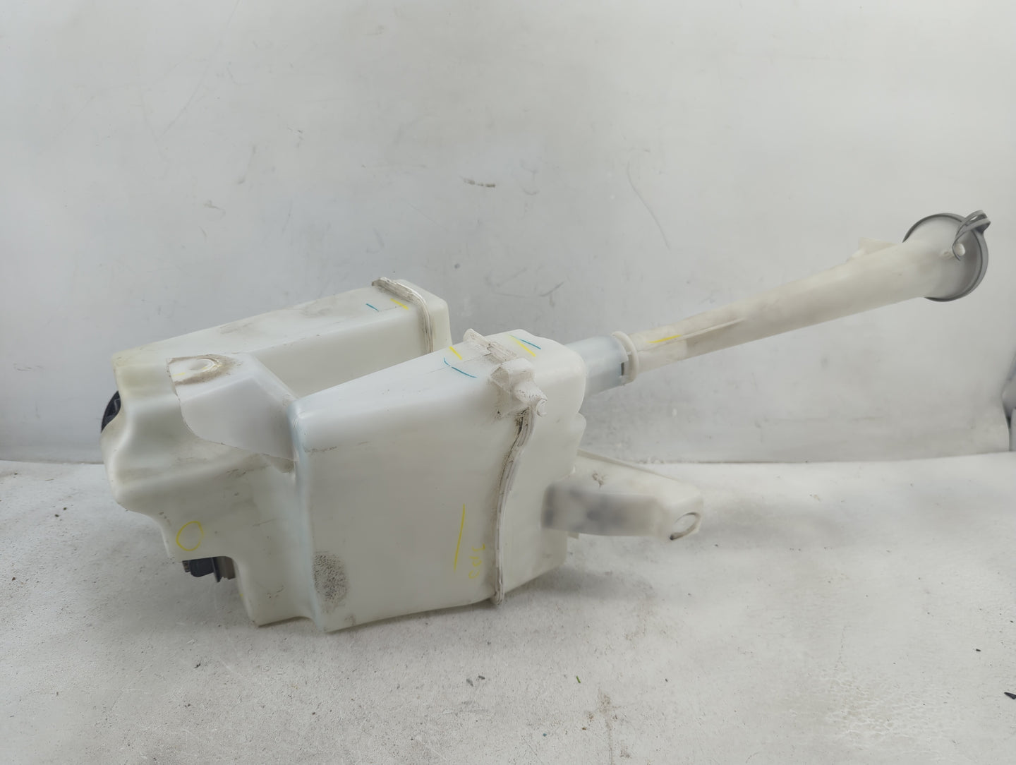 2013-2015 Nissan Sentra Windshield Washer Fluid Reservoir Bottle Oem - Oemusedautoparts1.com