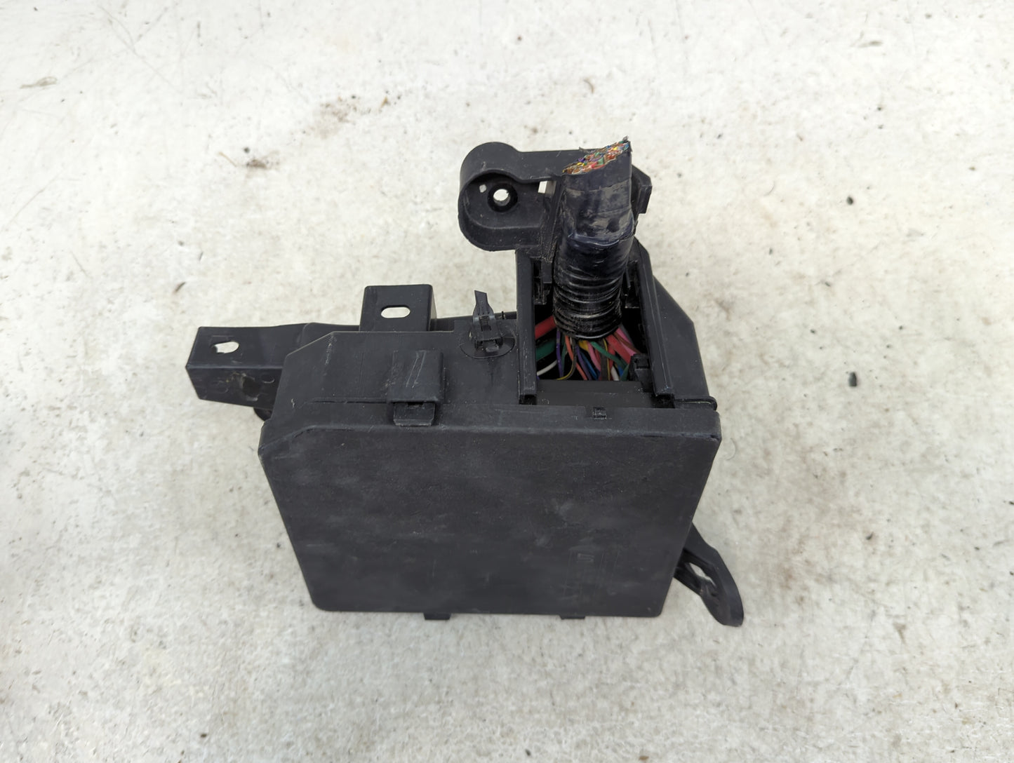 2013-2019 Nissan Sentra Fusebox Fuse Box Panel Relay Module P/N:284B7 1KM0B Fits Fits 2013 2014 2015 2016 2017 2018 2019 OEM