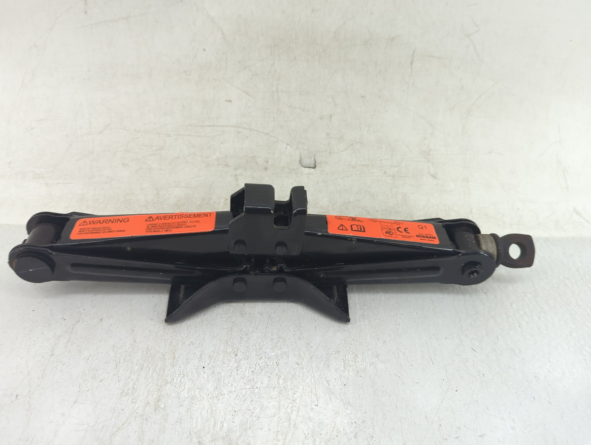 2013 Nissan Sentra Spare Scissor Car Jack 1415942 - Oemusedautoparts1.com
