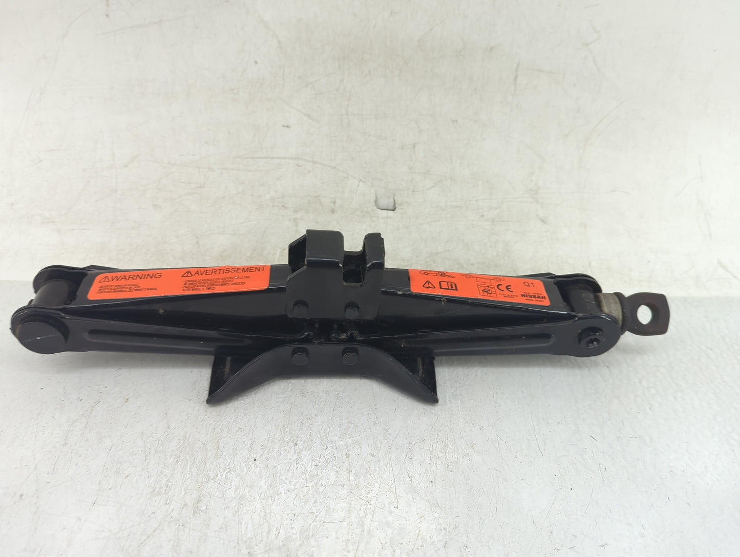2013 Nissan Sentra Spare Scissor Car Jack 1415942 - Oemusedautoparts1.com