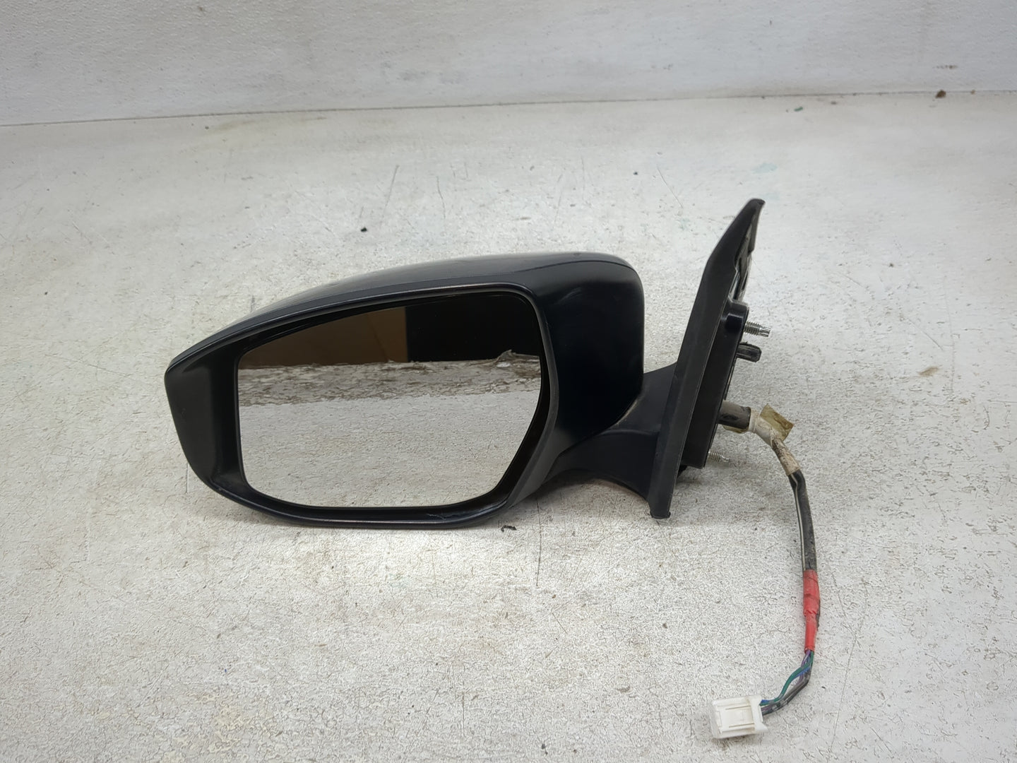 2013-2015 Nissan Sentra Driver Side View Mirror - Left Door Mirror OEM Used - Oemusedautoparts1.com