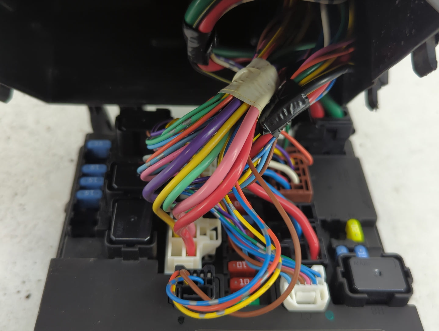 2013-2019 Nissan Sentra Fusebox Fuse Box Panel Relay Module P/N:284B7-3SG1A Fits Fits 2013 2014 2015 2016 2017 2018 2019 OEM