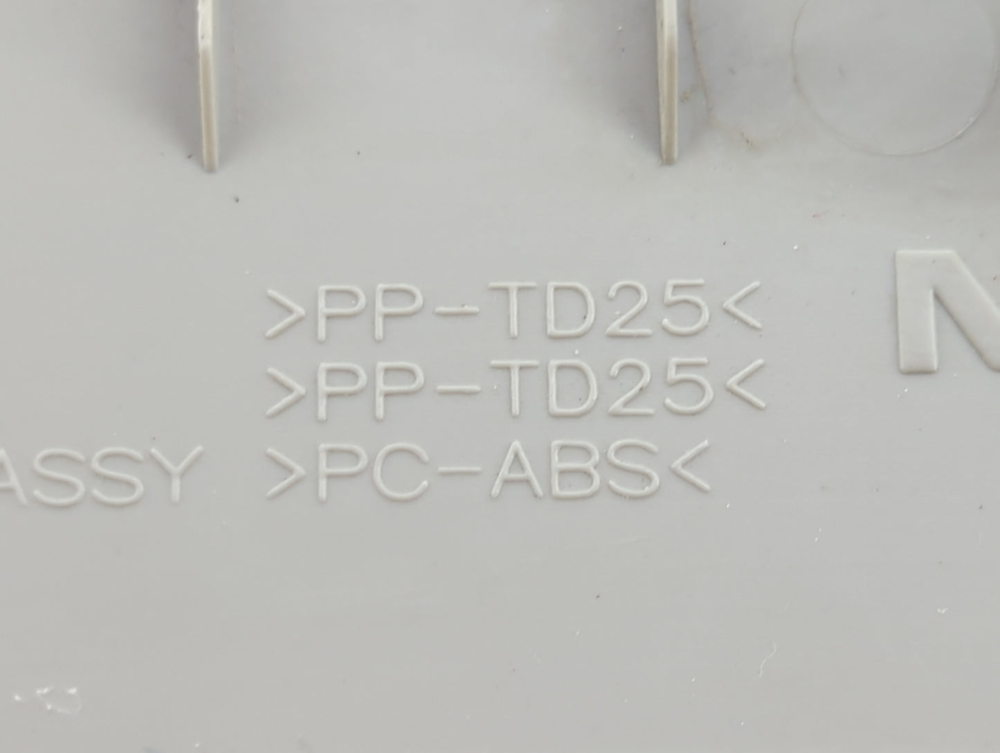2013 Nissan Sentra Overhead Roof Console - Oemusedautoparts1.com