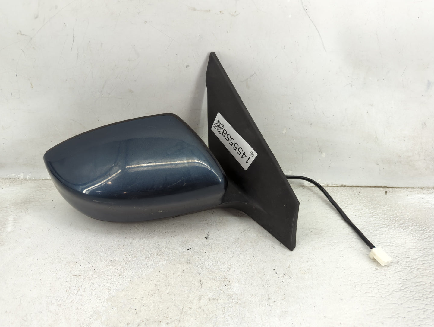 2013-2015 Nissan Sentra Passenger Side View Mirror - Right Door Mirror OEM Used - Oemusedautoparts1.com