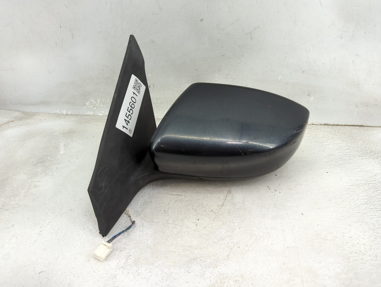 2013-2015 Nissan Sentra Driver Side View Mirror - Left Door Mirror OEM Used - Oemusedautoparts1.com