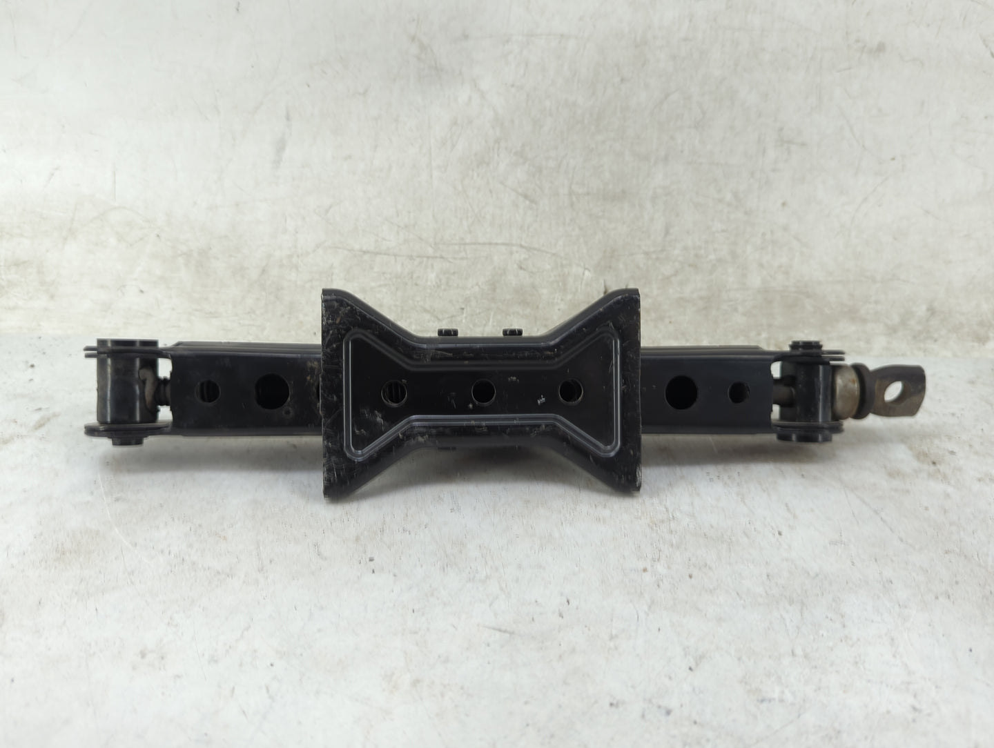 2013 Nissan Sentra Spare Scissor Car Jack 1460280 - Oemusedautoparts1.com