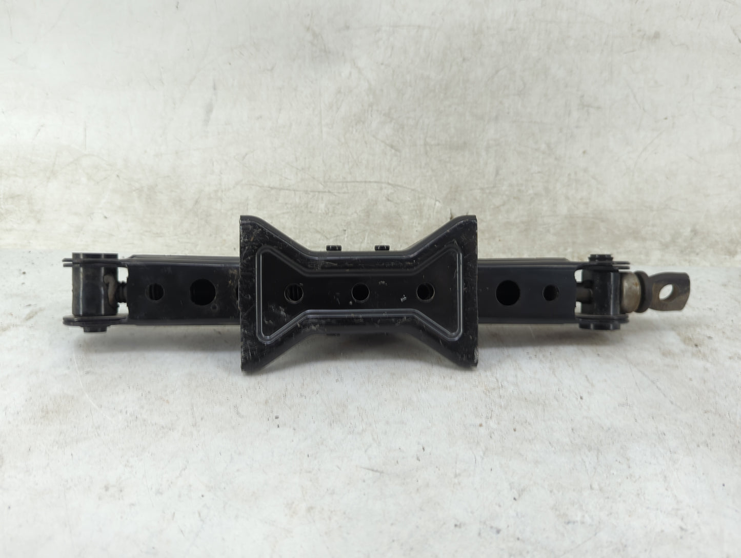 2013 Nissan Sentra Spare Scissor Car Jack 1460280 - Oemusedautoparts1.com