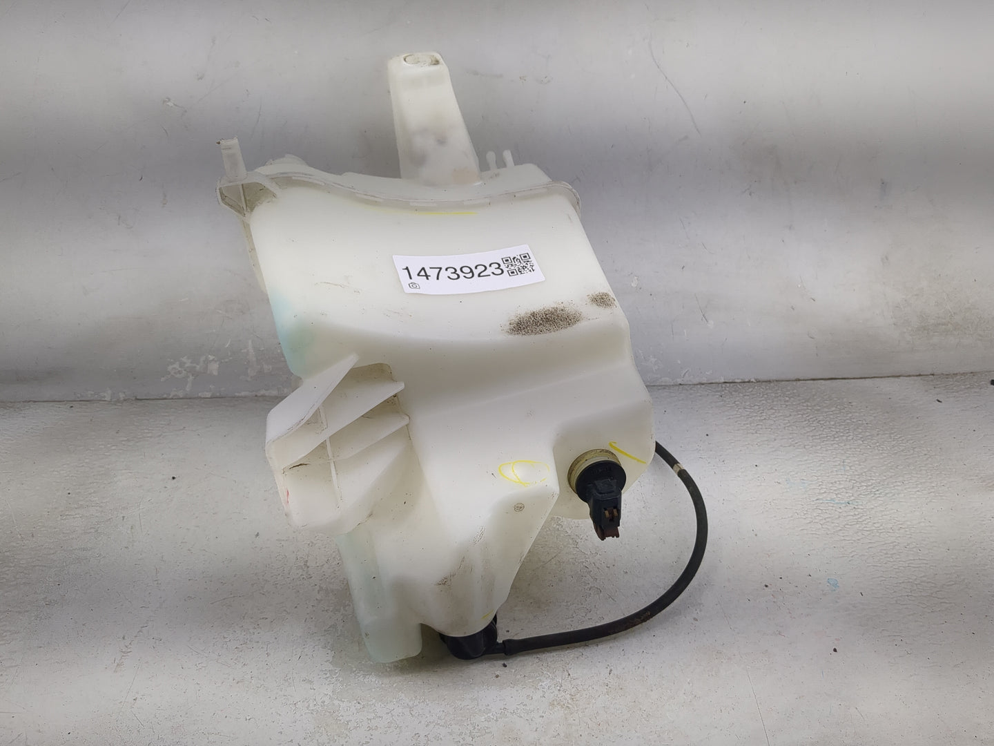 2013-2015 Nissan Sentra Windshield Washer Fluid Reservoir Bottle Oem 1473923 - Oemusedautoparts1.com