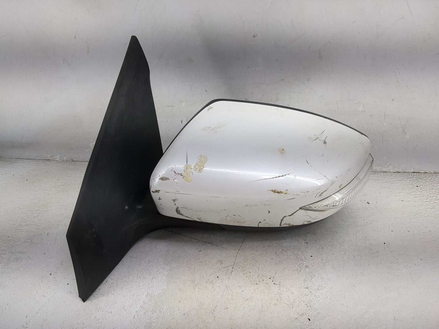 2013-2015 Nissan Sentra Driver Side View Mirror - Left Door Mirror OEM Used - Oemusedautoparts1.com