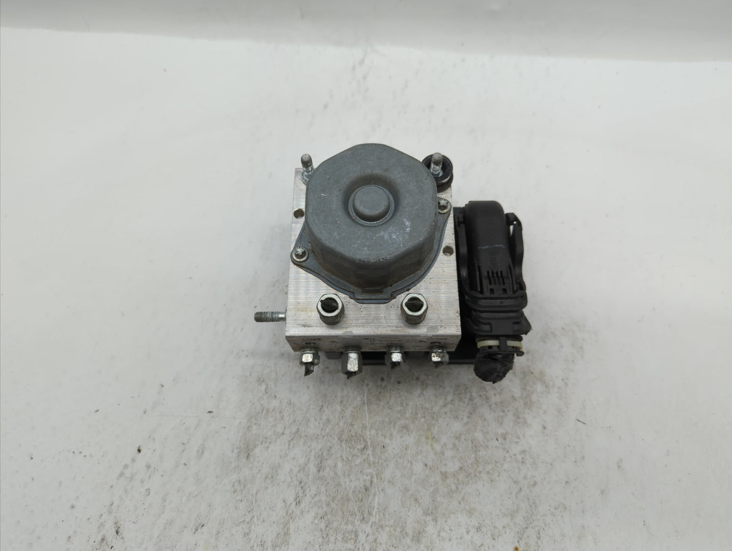 2013-2014 Nissan Sentra ABS Pump Control Module Replacement P/N:47660 3SG0A Fits Fits 2013 2014 OEM Used Auto Parts - Oemuse