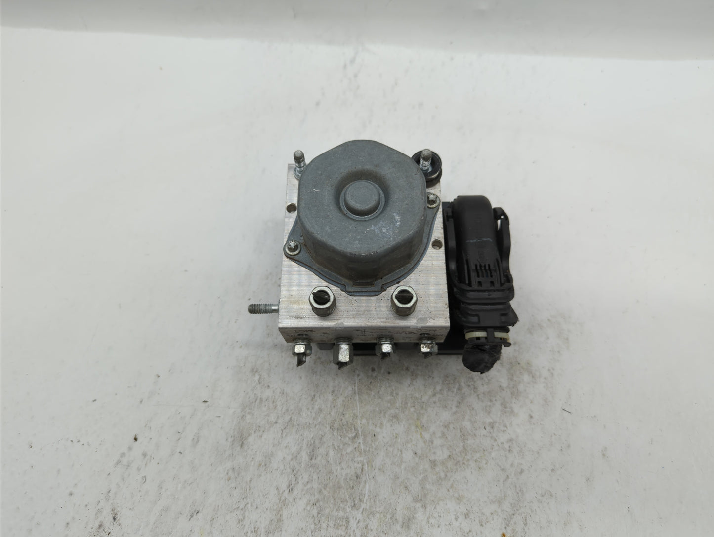2013-2014 Nissan Sentra ABS Pump Control Module Replacement P/N:47660 3SG0A Fits Fits 2013 2014 OEM Used Auto Parts - Oemuse