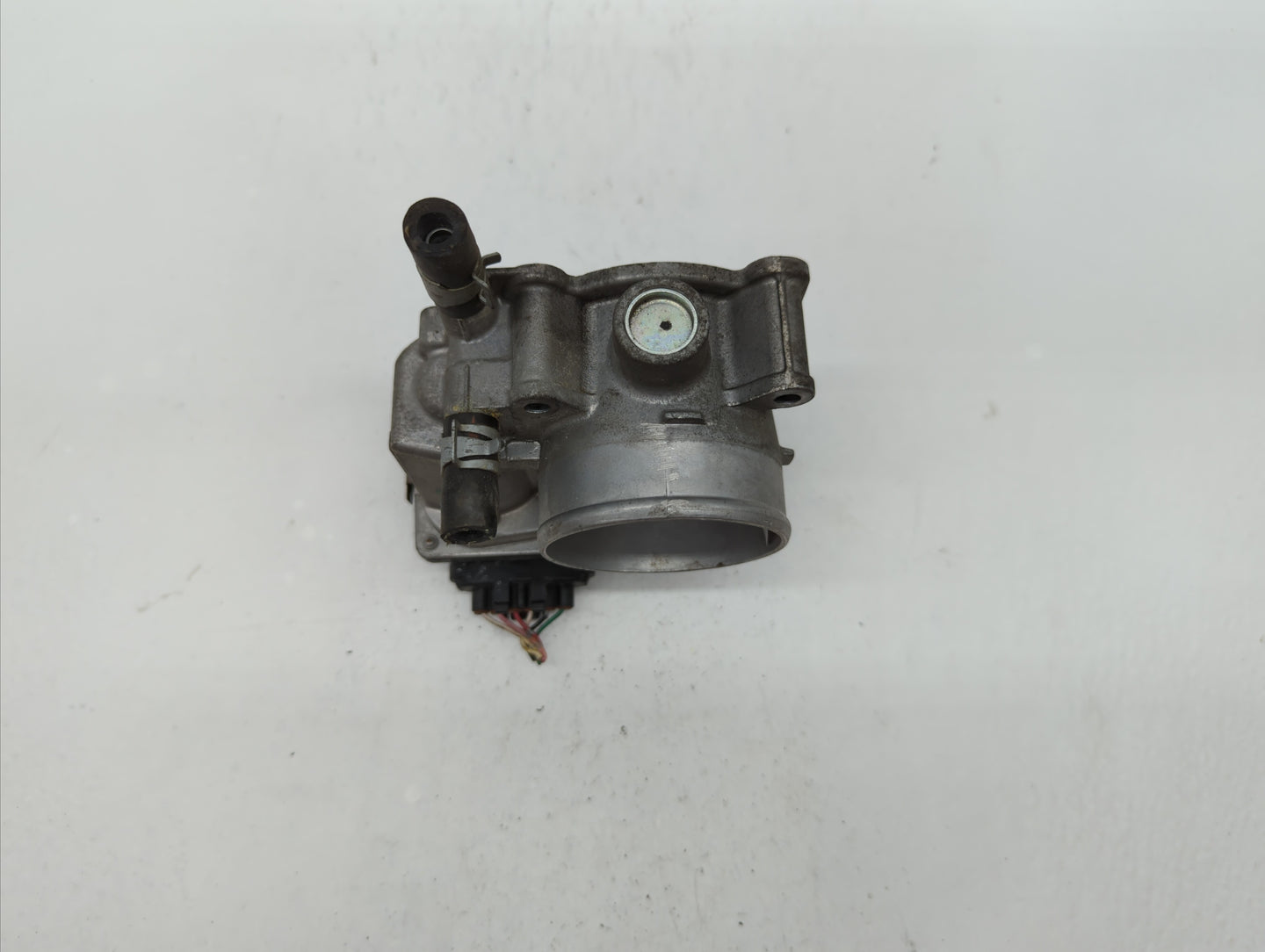 2013-2019 Nissan Sentra Throttle Body P/N:3RA60-01 C 3RA60-01 E, 3RA60-01 D Fits Fits 2013 2014 2015 2016 2017 2018 2019 OEM