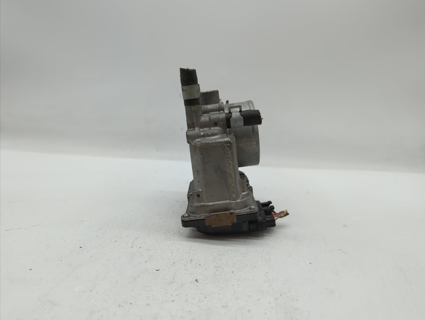2013-2019 Nissan Sentra Throttle Body P/N:3RA60-01 C 3RA60-01 E, 3RA60-01 D Fits Fits 2013 2014 2015 2016 2017 2018 2019 OEM