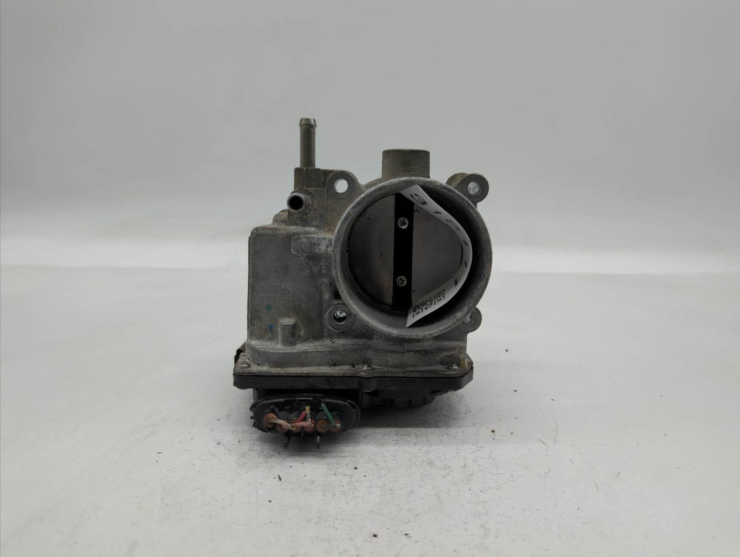 2013-2019 Nissan Sentra Throttle Body P/N:3RA60-01 C 3RA60-01 E, 3RA60-01 D Fits Fits 2013 2014 2015 2016 2017 2018 2019 OEM