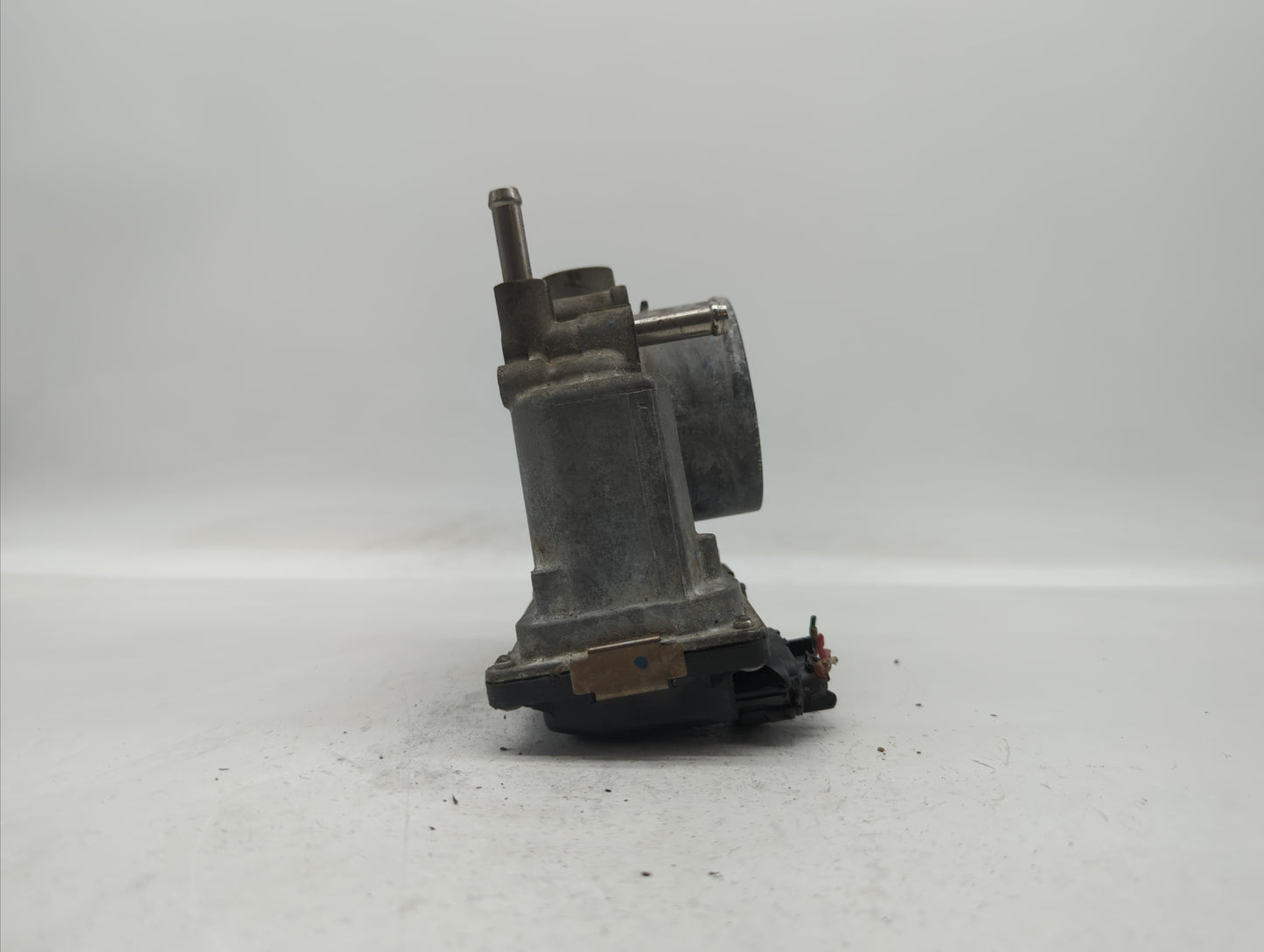 2013-2019 Nissan Sentra Throttle Body P/N:3RA60-01 C 3RA60-01 E, 3RA60-01 D Fits Fits 2013 2014 2015 2016 2017 2018 2019 OEM