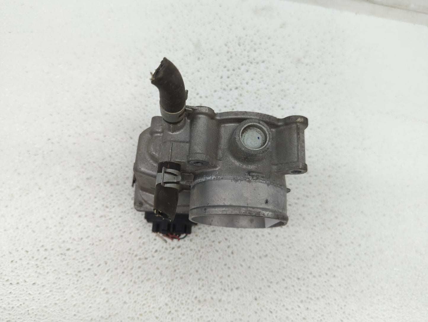 2013-2019 Nissan Sentra Throttle Body P/N:3RA60-01 C 3RA60-01 E, 3RA60-01 D Fits Fits 2013 2014 2015 2016 2017 2018 2019 OEM