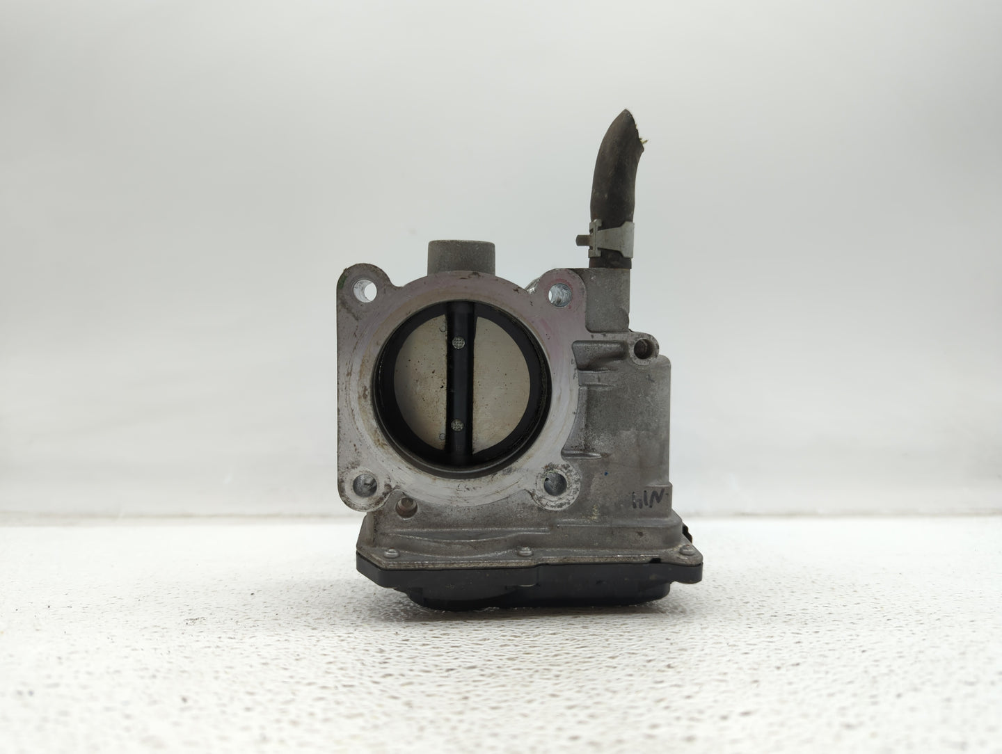 2013-2019 Nissan Sentra Throttle Body P/N:3RA60-01 C 3RA60-01 E, 3RA60-01 D Fits Fits 2013 2014 2015 2016 2017 2018 2019 OEM