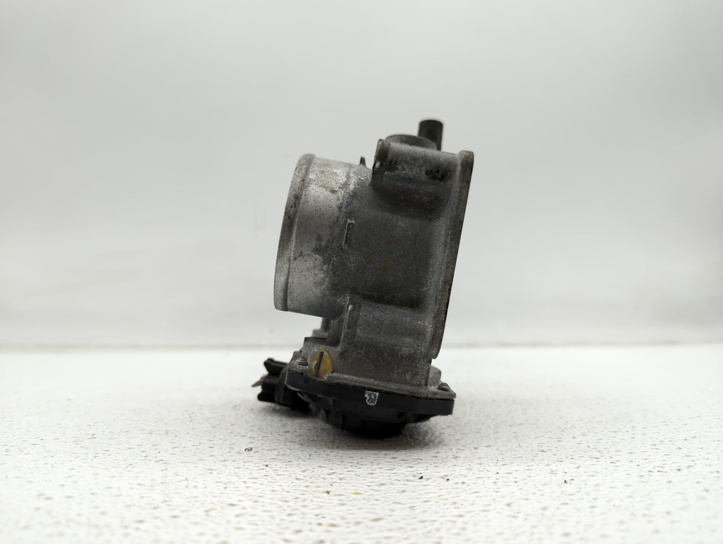 2013-2019 Nissan Sentra Throttle Body P/N:3RA60-01 C 3RA60-01 E, 3RA60-01 D Fits Fits 2013 2014 2015 2016 2017 2018 2019 OEM