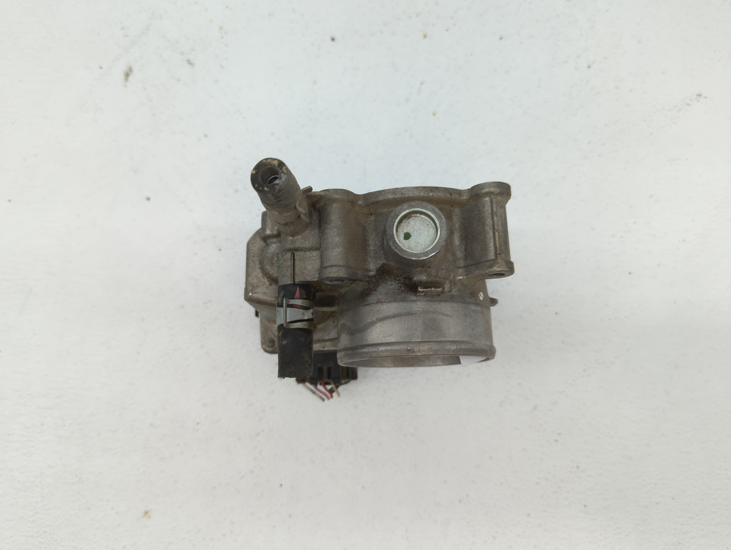 2013-2019 Nissan Sentra Throttle Body P/N:3RA60-01 C 3RA60-01 E, 3RA60-01 D Fits Fits 2013 2014 2015 2016 2017 2018 2019 OEM