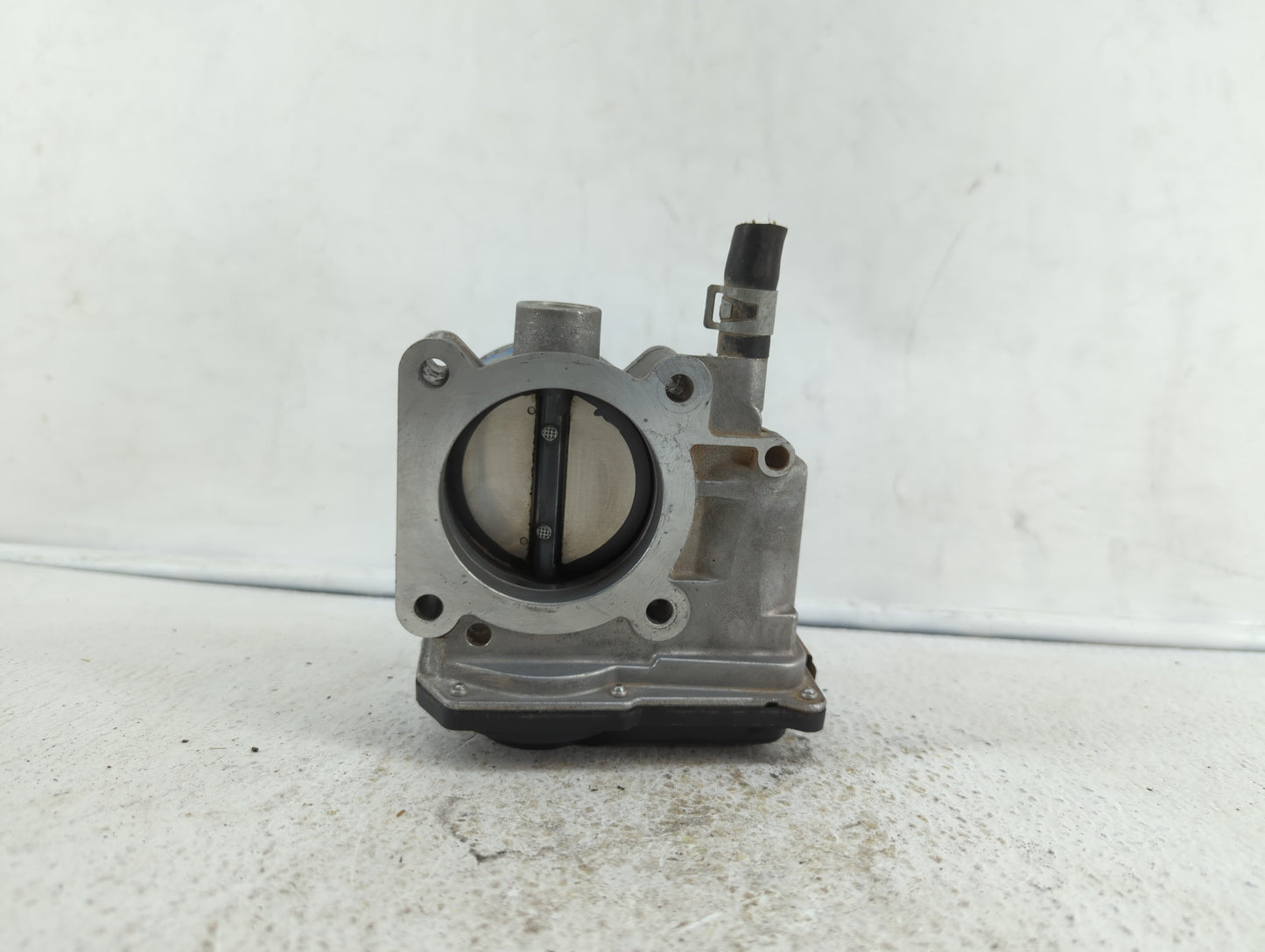 2013-2019 Nissan Sentra Throttle Body P/N:3RA60-01 C 3RA60-01 E, 3RA60-01 D Fits Fits 2013 2014 2015 2016 2017 2018 2019 OEM