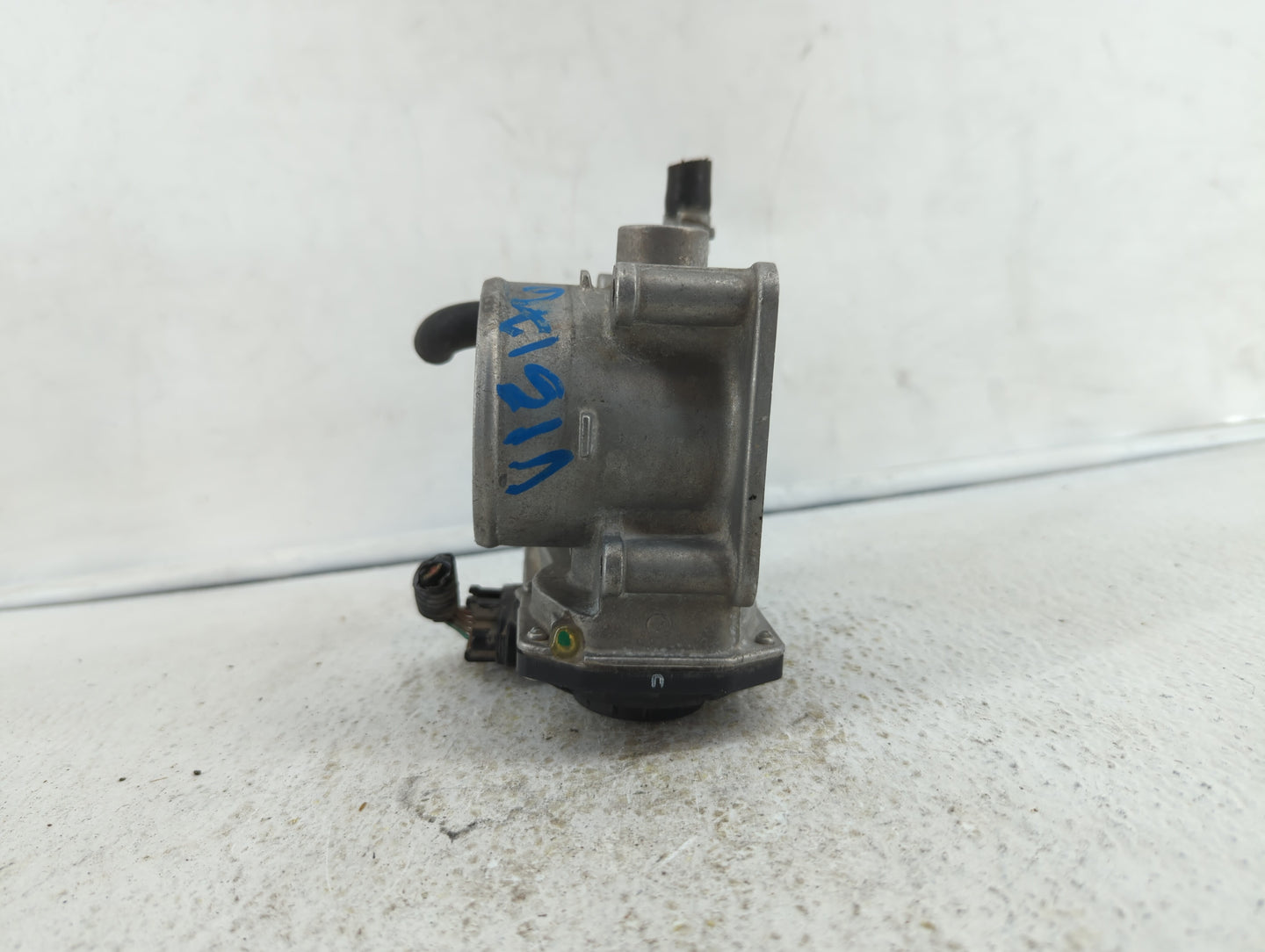 2013-2019 Nissan Sentra Throttle Body P/N:3RA60-01 C 3RA60-01 E, 3RA60-01 D Fits Fits 2013 2014 2015 2016 2017 2018 2019 OEM
