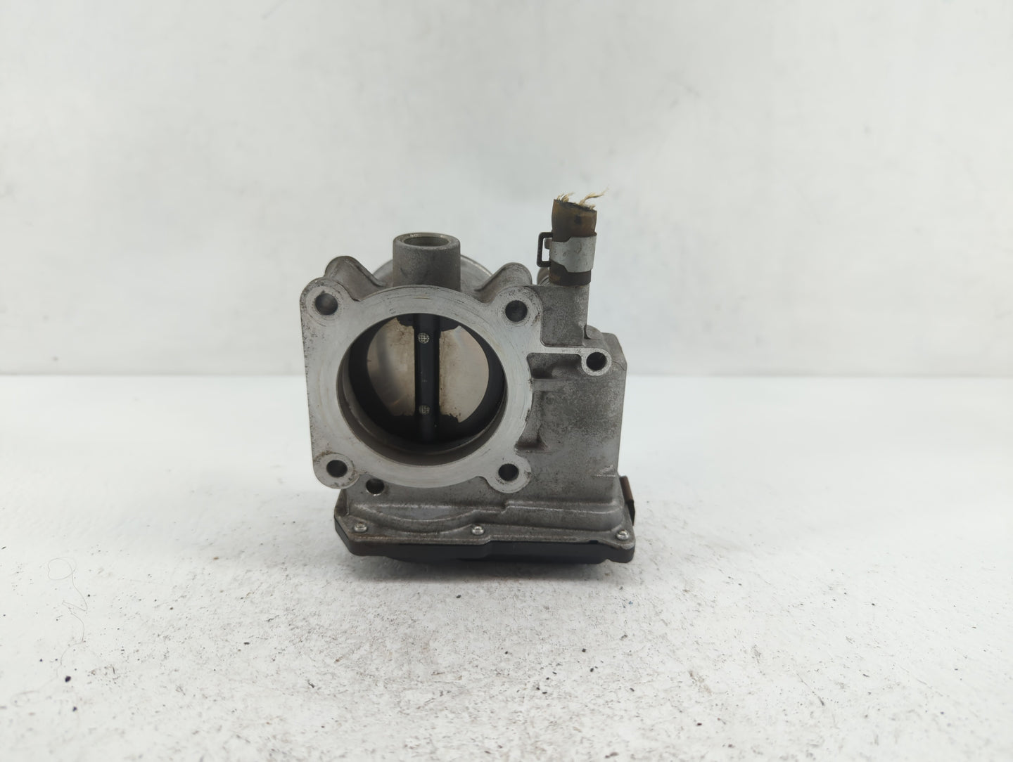 2013-2019 Nissan Sentra Throttle Body P/N:3RA60-01 C 3RA60-01 E, 3RA60-01 D Fits Fits 2013 2014 2015 2016 2017 2018 2019 OEM