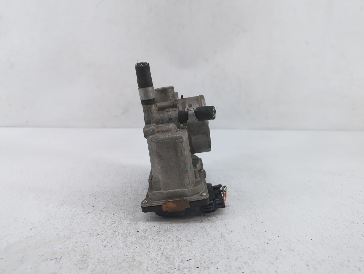 2013-2019 Nissan Sentra Throttle Body P/N:3RA60-01 C 3RA60-01 E, 3RA60-01 D Fits Fits 2013 2014 2015 2016 2017 2018 2019 OEM