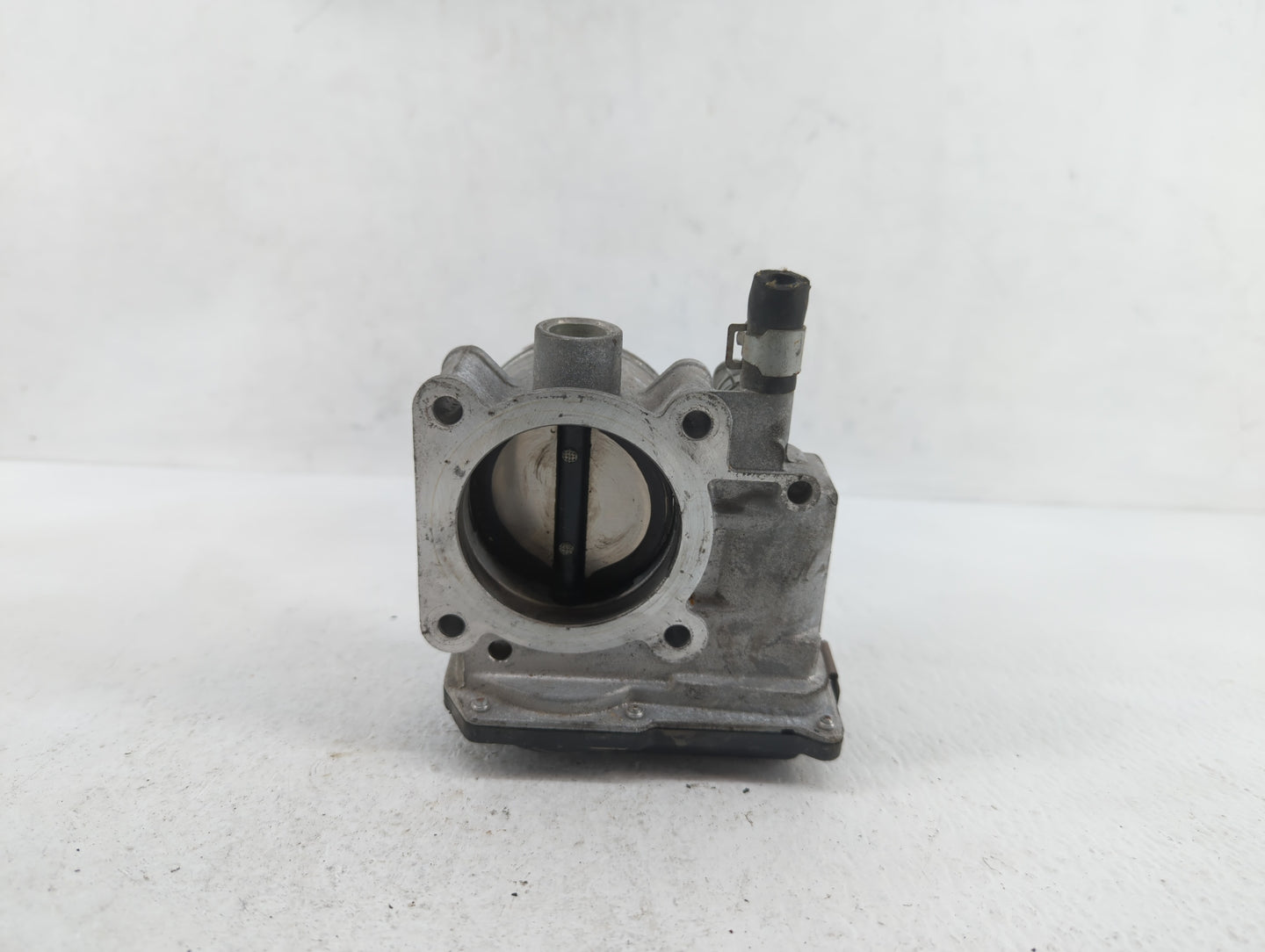 2013-2019 Nissan Sentra Throttle Body P/N:3RA60-01 C 3RA60-01 E, 3RA60-01 D Fits Fits 2013 2014 2015 2016 2017 2018 2019 OEM
