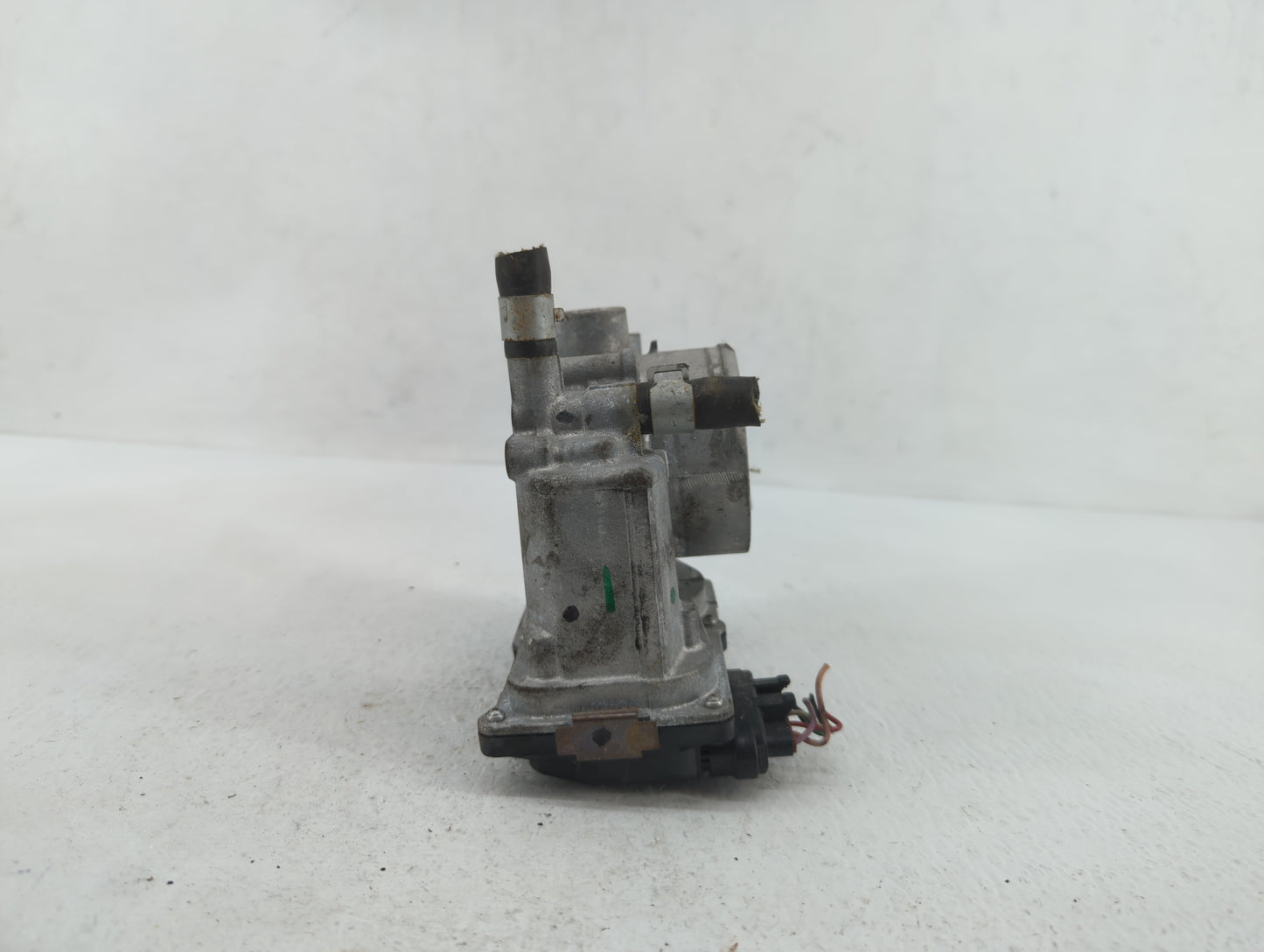 2013-2019 Nissan Sentra Throttle Body P/N:3RA60-01 C 3RA60-01 E, 3RA60-01 D Fits Fits 2013 2014 2015 2016 2017 2018 2019 OEM