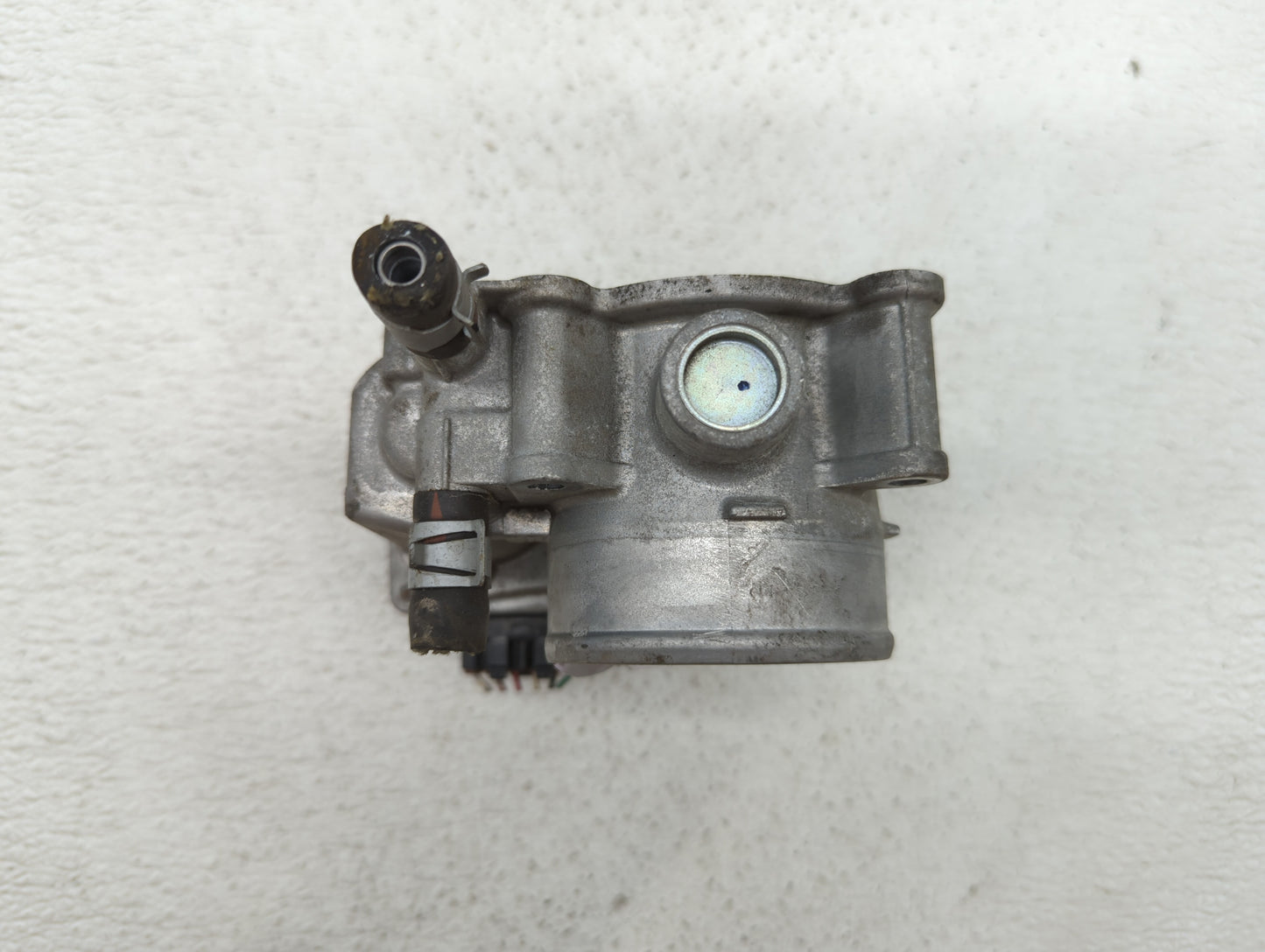 2013-2019 Nissan Sentra Throttle Body P/N:3RA60-01 C 3RA60-01 E, 3RA60-01 D Fits Fits 2013 2014 2015 2016 2017 2018 2019 OEM