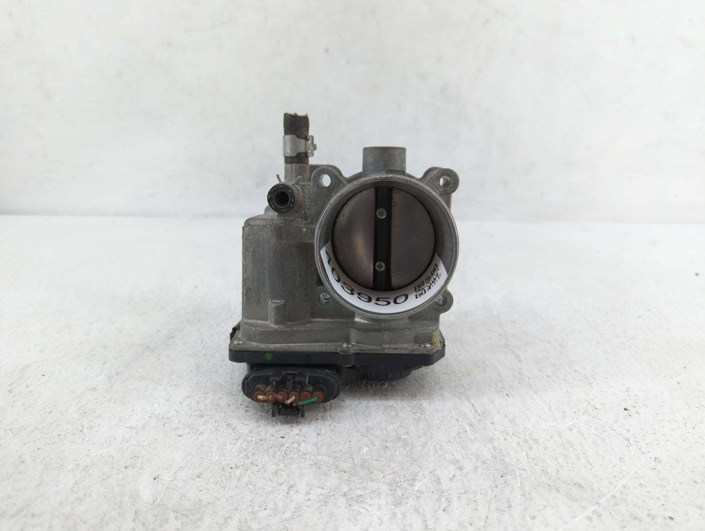 2013-2019 Nissan Sentra Throttle Body P/N:3RA60-01 C 3RA60-01 E, 3RA60-01 D Fits Fits 2013 2014 2015 2016 2017 2018 2019 OEM