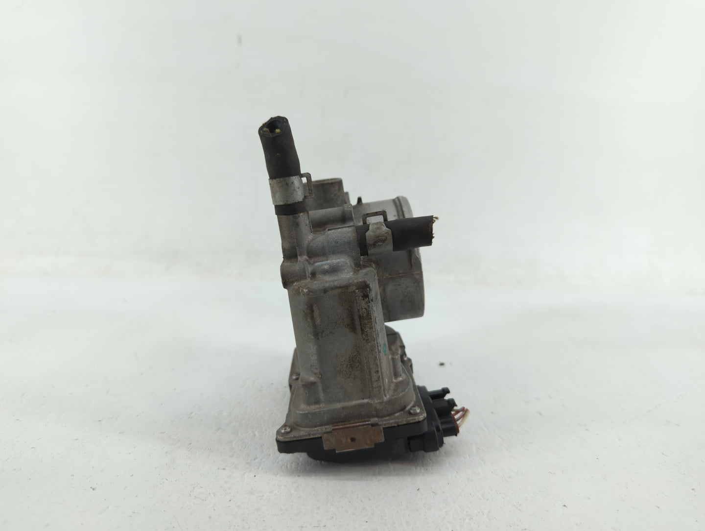 2013-2019 Nissan Sentra Throttle Body P/N:3RA60-01 A 3RA60-01 B Fits Fits 2013 2014 2015 2016 2017 2018 2019 OEM Used Auto P