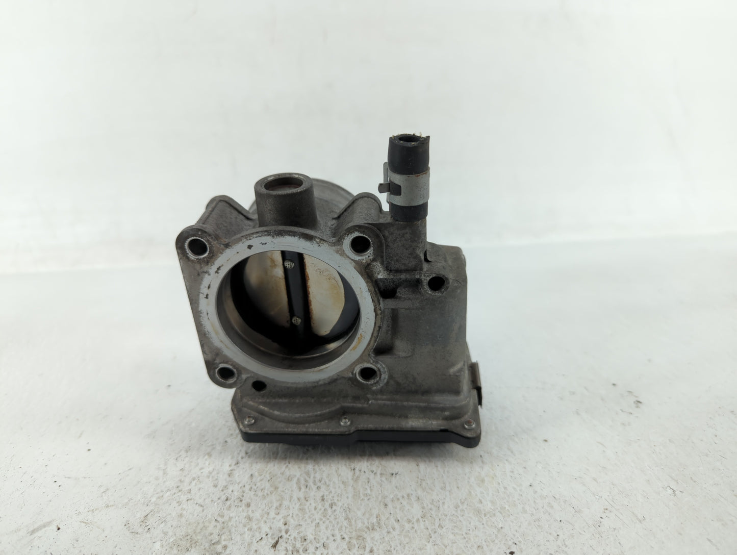 2013-2019 Nissan Sentra Throttle Body P/N:3RA60-01 C 3RA60-01 D, 3RA60-01 A Fits Fits 2013 2014 2015 2016 2017 2018 2019 OEM