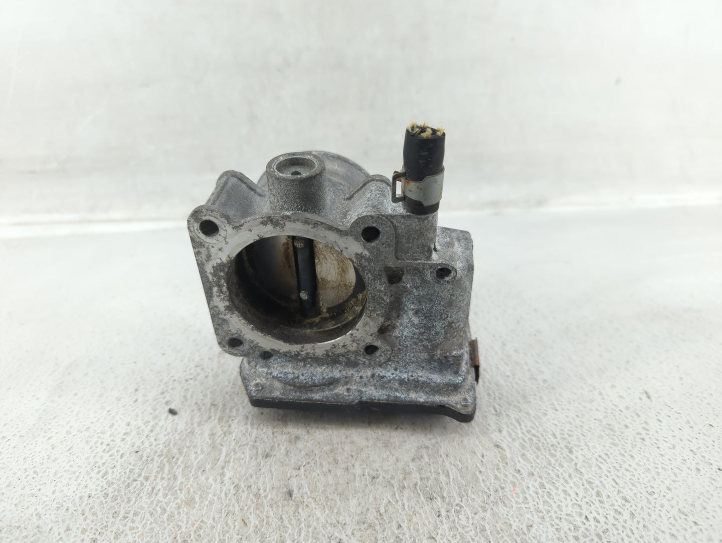 2013-2019 Nissan Sentra Throttle Body P/N:3RA60-01 A 3RA60-01 B Fits Fits 2013 2014 2015 2016 2017 2018 2019 OEM Used Auto P