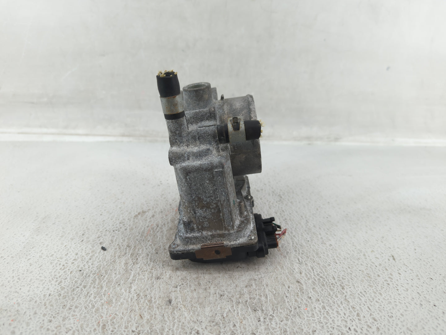 2013-2019 Nissan Sentra Throttle Body P/N:3RA60-01 A 3RA60-01 B Fits Fits 2013 2014 2015 2016 2017 2018 2019 OEM Used Auto P