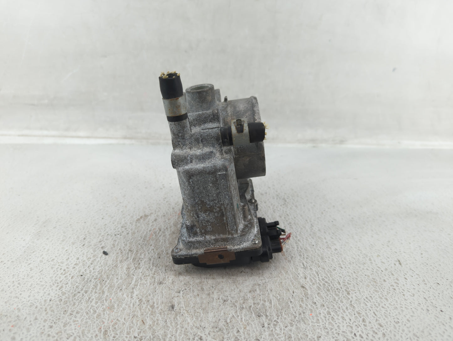2013-2019 Nissan Sentra Throttle Body P/N:3RA60-01 A 3RA60-01 B Fits Fits 2013 2014 2015 2016 2017 2018 2019 OEM Used Auto P