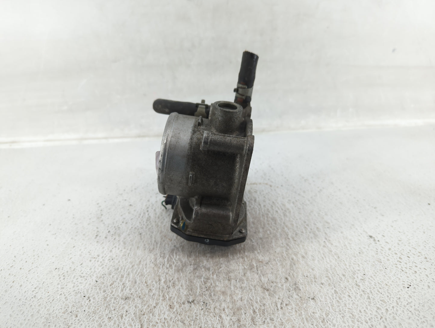 2013-2019 Nissan Sentra Throttle Body P/N:3RA60-01 A Fits Fits 2013 2014 2015 2016 2017 2018 2019 OEM Used Auto Parts - Oemu