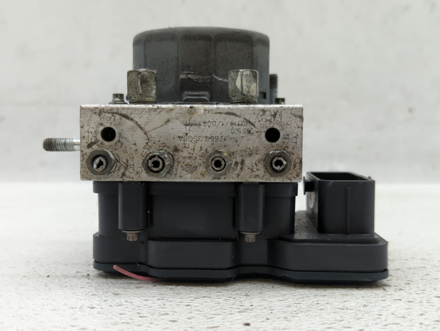 2013-2014 Nissan Sentra ABS Pump Control Module Replacement P/N:47660 3SG0A Fits Fits 2013 2014 OEM Used Auto Parts - Oemuse