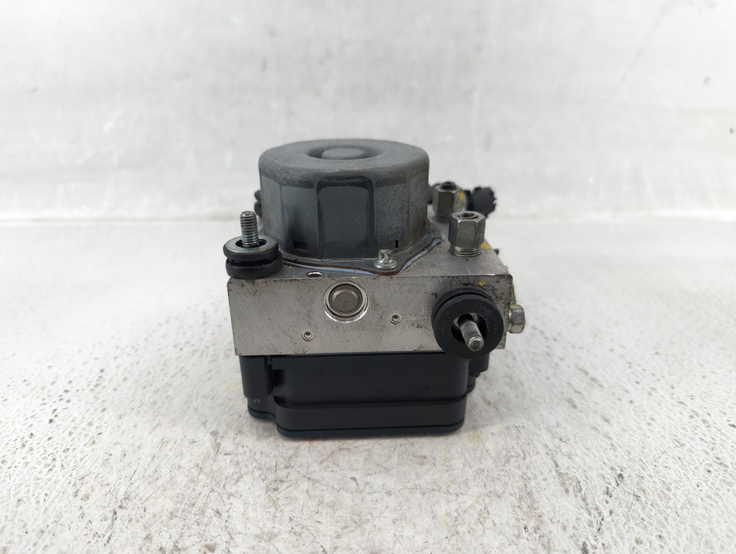 2013-2014 Nissan Sentra ABS Pump Control Module Replacement P/N:47660 3SG0C 47660 3SG0A Fits Fits 2013 2014 OEM Used Auto Pa