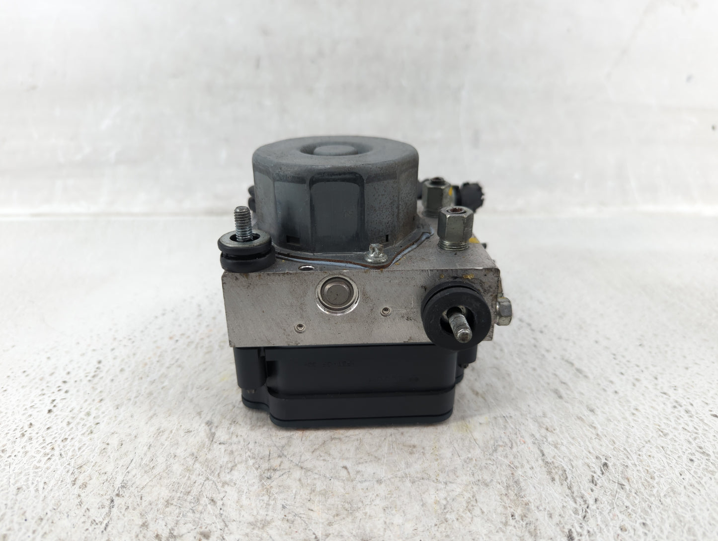 2013-2014 Nissan Sentra ABS Pump Control Module Replacement P/N:47660 3SG0C 47660 3SG0A Fits Fits 2013 2014 OEM Used Auto Pa
