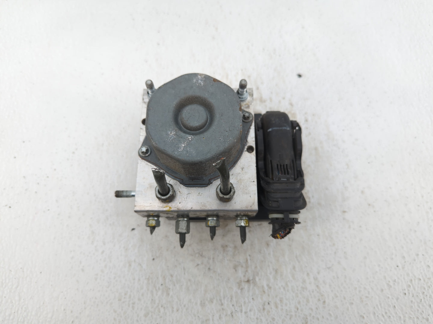 2013-2014 Nissan Sentra ABS Pump Control Module Replacement P/N:47660 3SG0A Fits Fits 2013 2014 OEM Used Auto Parts - Oemuse