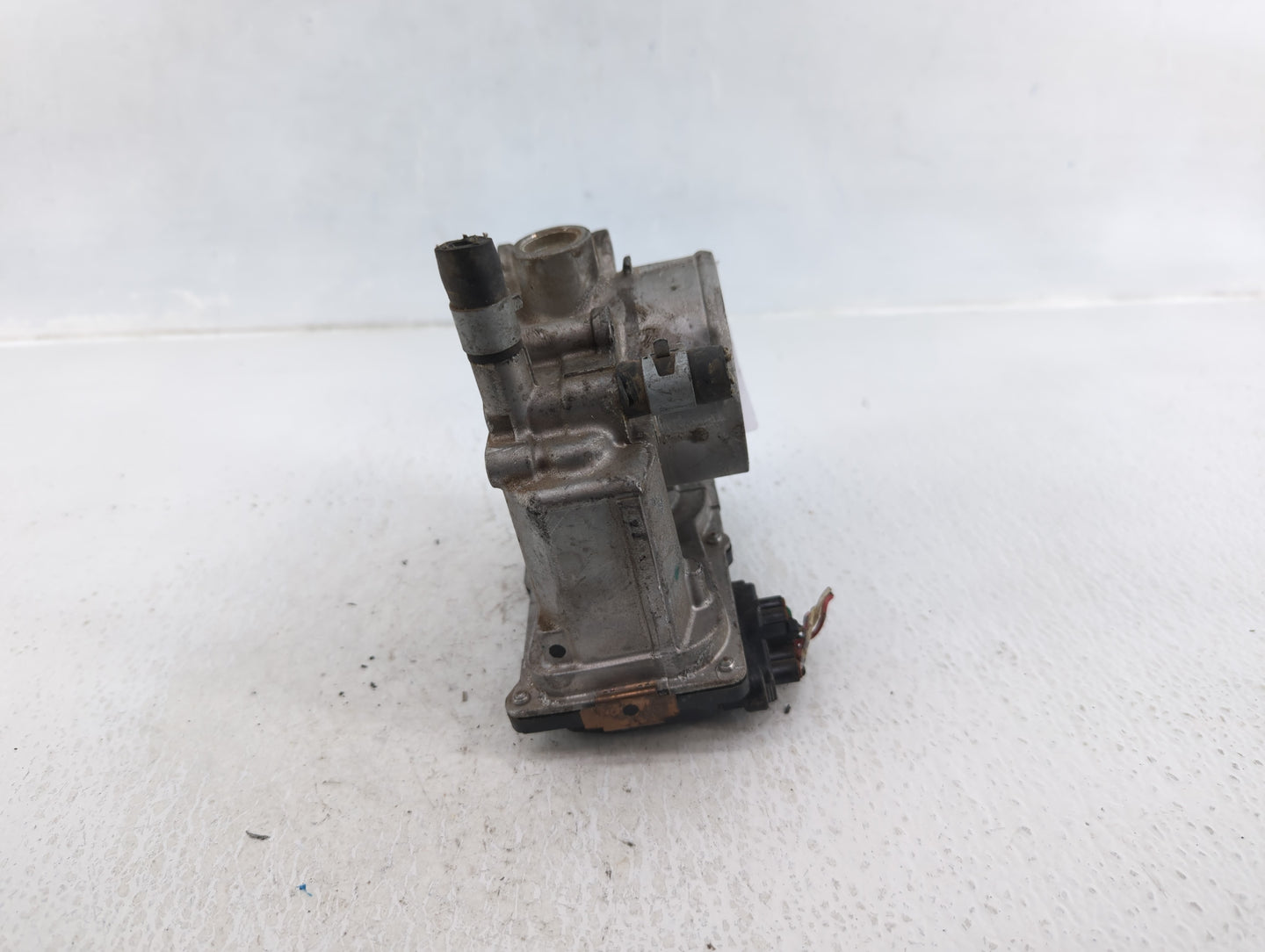 2013-2019 Nissan Sentra Throttle Body P/N:3RA60-01 Fits Fits 2013 2014 2015 2016 2017 2018 2019 OEM Used Auto Parts - Oemuse