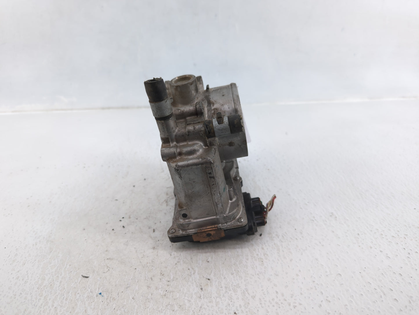 2013-2019 Nissan Sentra Throttle Body P/N:3RA60-01 Fits Fits 2013 2014 2015 2016 2017 2018 2019 OEM Used Auto Parts - Oemuse