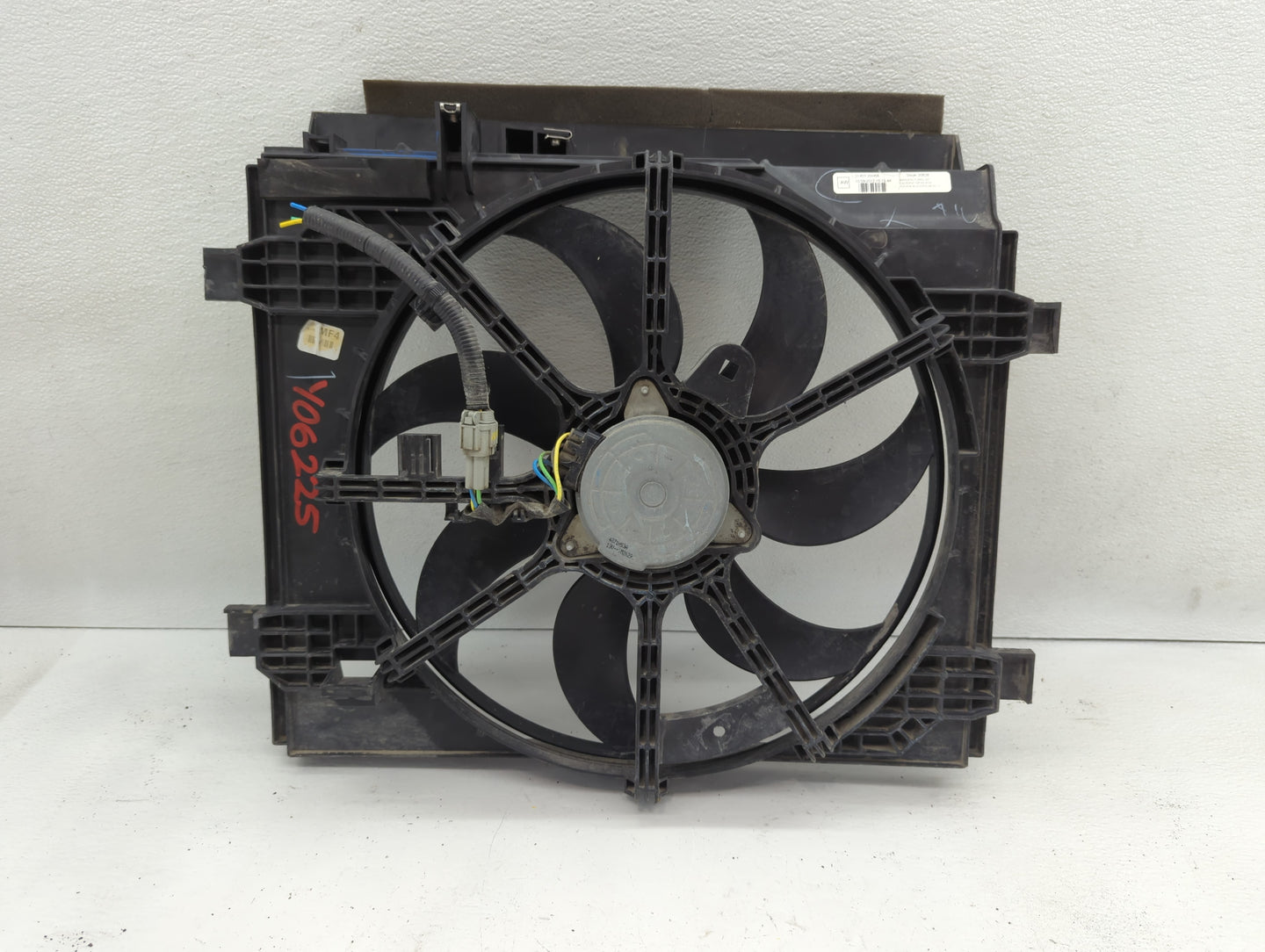 2013-2014 Nissan Sentra Left Radiator Fan Motor Assembly Black - Oemusedautoparts1.com
