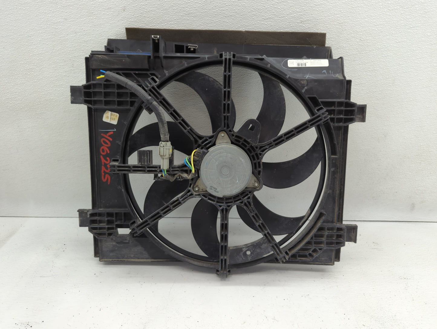 2013-2014 Nissan Sentra Left Radiator Fan Motor Assembly Black - Oemusedautoparts1.com