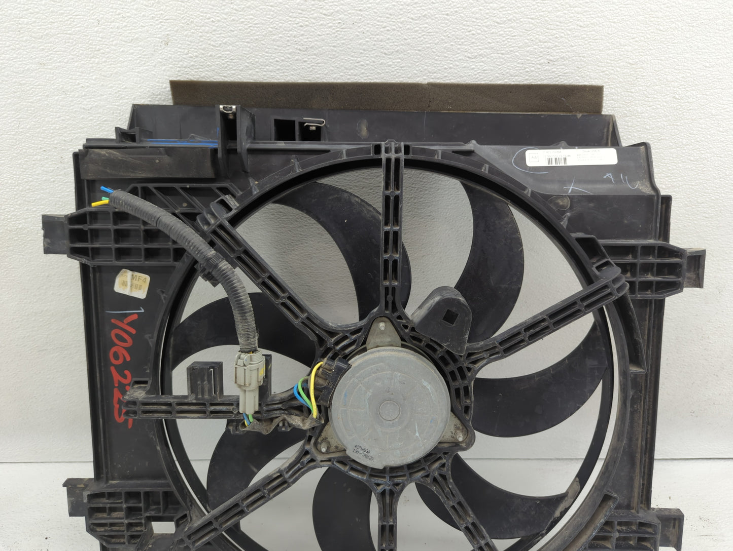 2013-2014 Nissan Sentra Left Radiator Fan Motor Assembly Black - Oemusedautoparts1.com