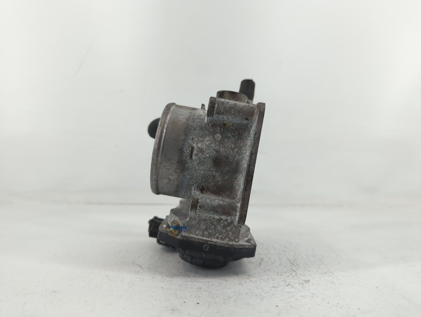 2013-2019 Nissan Sentra Throttle Body P/N:00005 3B27, 3RA60-01 A Fits Fits 2013 2014 2015 2016 2017 2018 2019 OEM Used Auto 