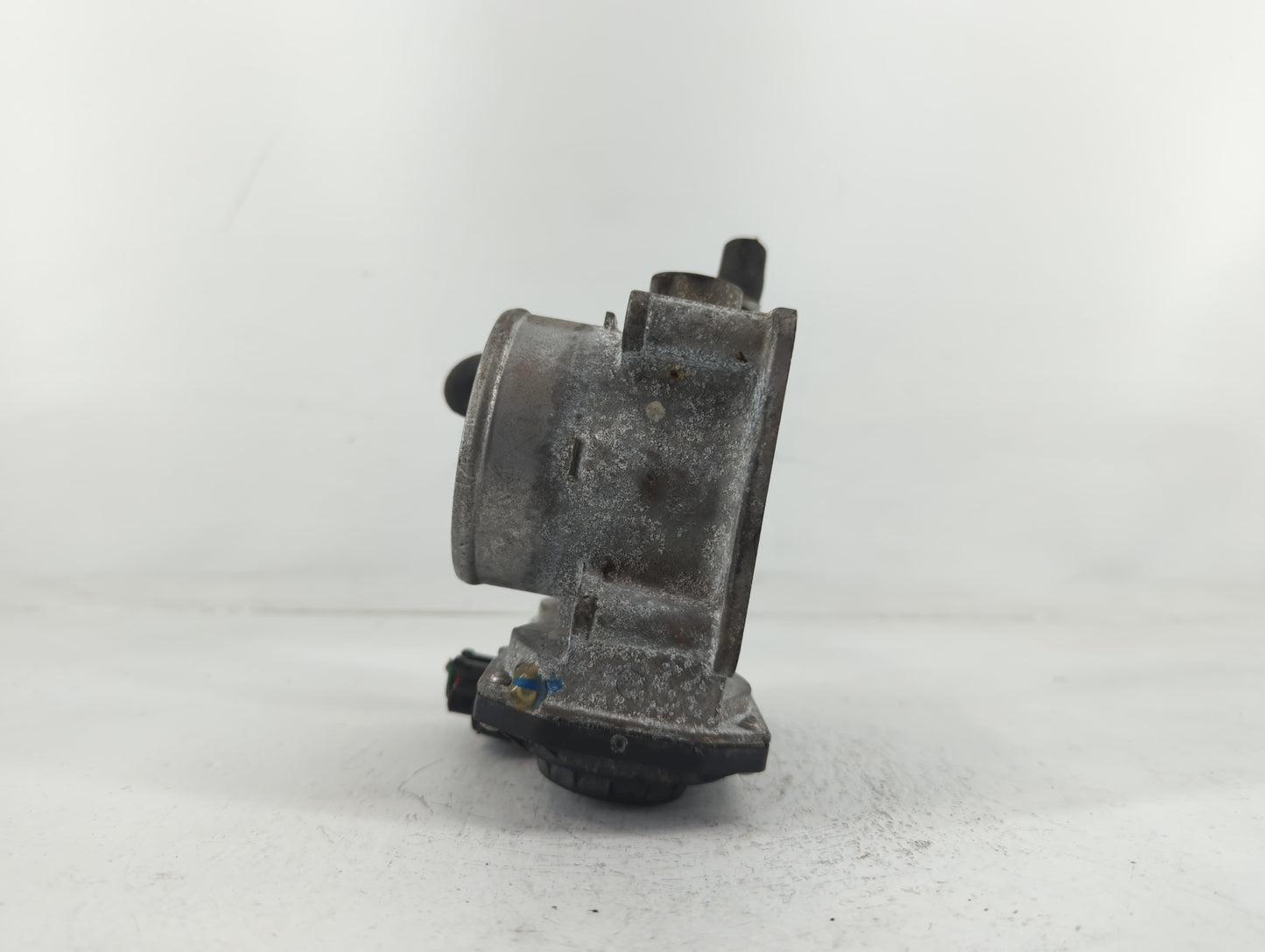 2013-2019 Nissan Sentra Throttle Body P/N:00005 3B27, 3RA60-01 A Fits Fits 2013 2014 2015 2016 2017 2018 2019 OEM Used Auto 